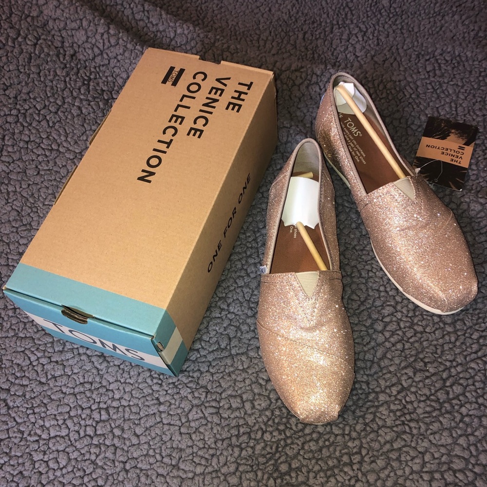 Toms Rose Gold Classic Women’s Shoes size 10